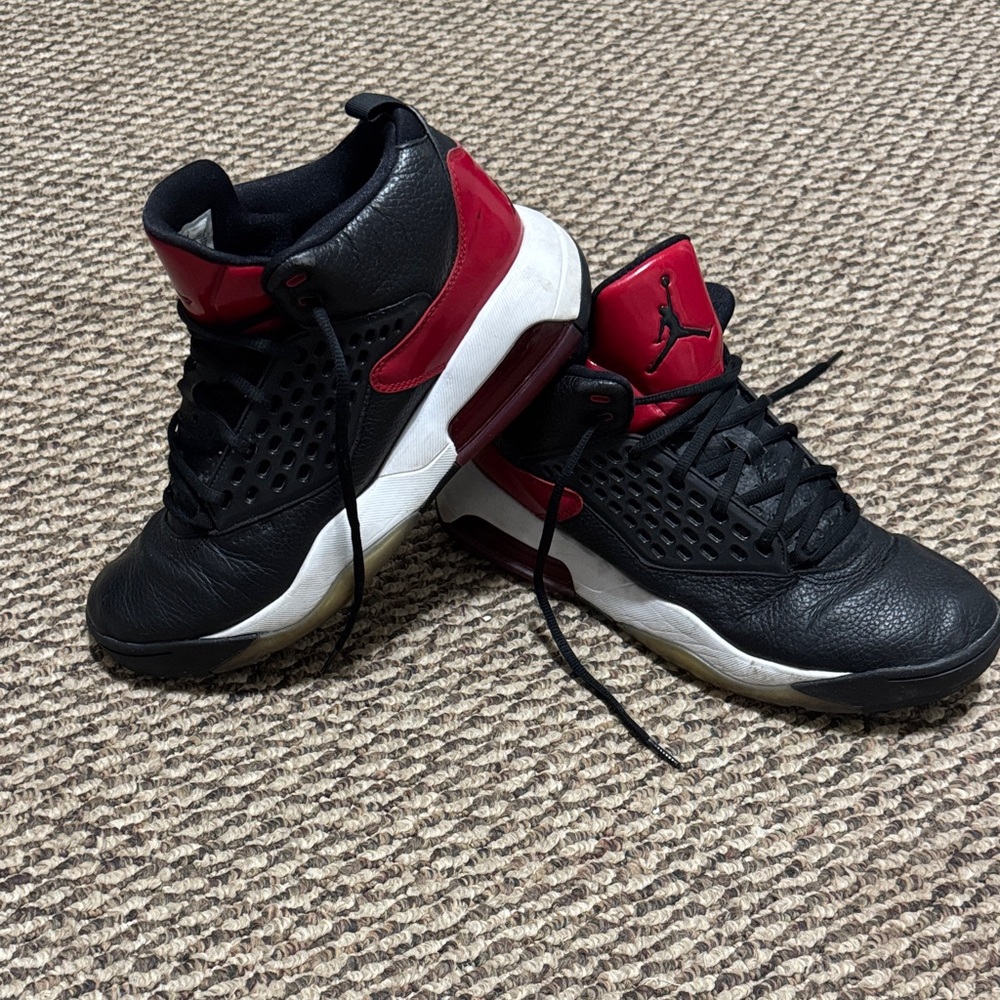 Nike Air Jordan Maxin 200 Black and Red basketball sneakers men’s shoes